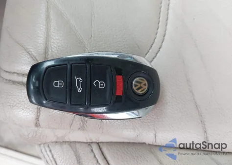 2012 Volkswagen Touareg Tdi Executive/Tdi Lux/Tdi Sport from USA, damaged, VIN WVGFK9BP2CD005065